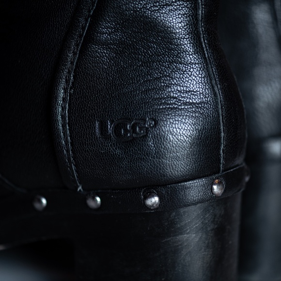 Ugg Black Booties, stacked heel, shearling lined - Picture 2 of 8